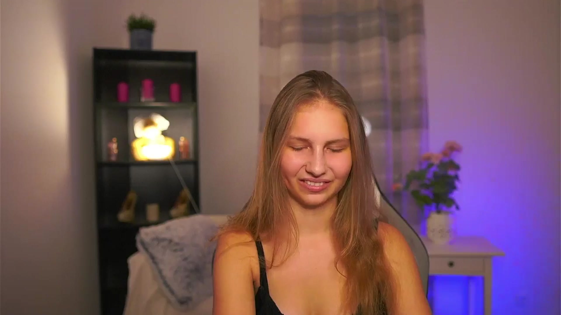 Gallery image thumbnail from Emmie_murray's myfreecams stream on, 01/10/2026, 17:12 image 9 of 20