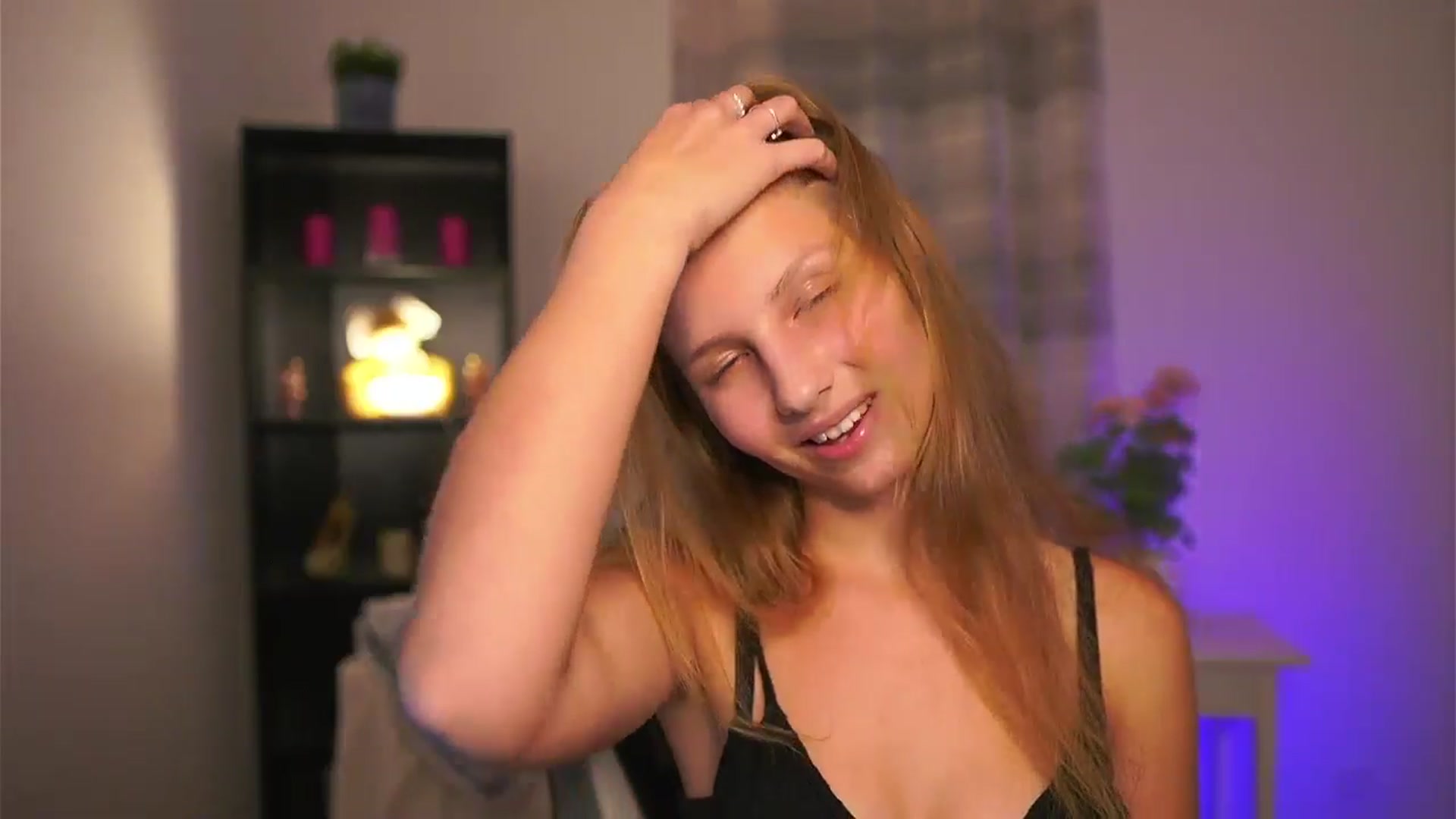 Gallery image thumbnail from Emmie_murray's myfreecams stream on, 01/10/2026, 18:42 image 9 of 20