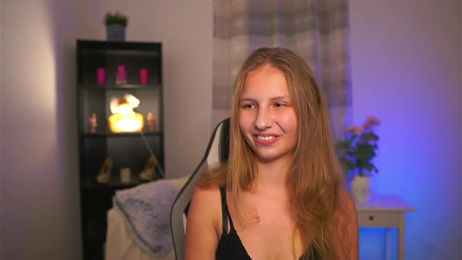 Gallery image thumbnail from Emmie_murray's myfreecams stream on, 01/10/2026, 19:46 image 7 of 20
