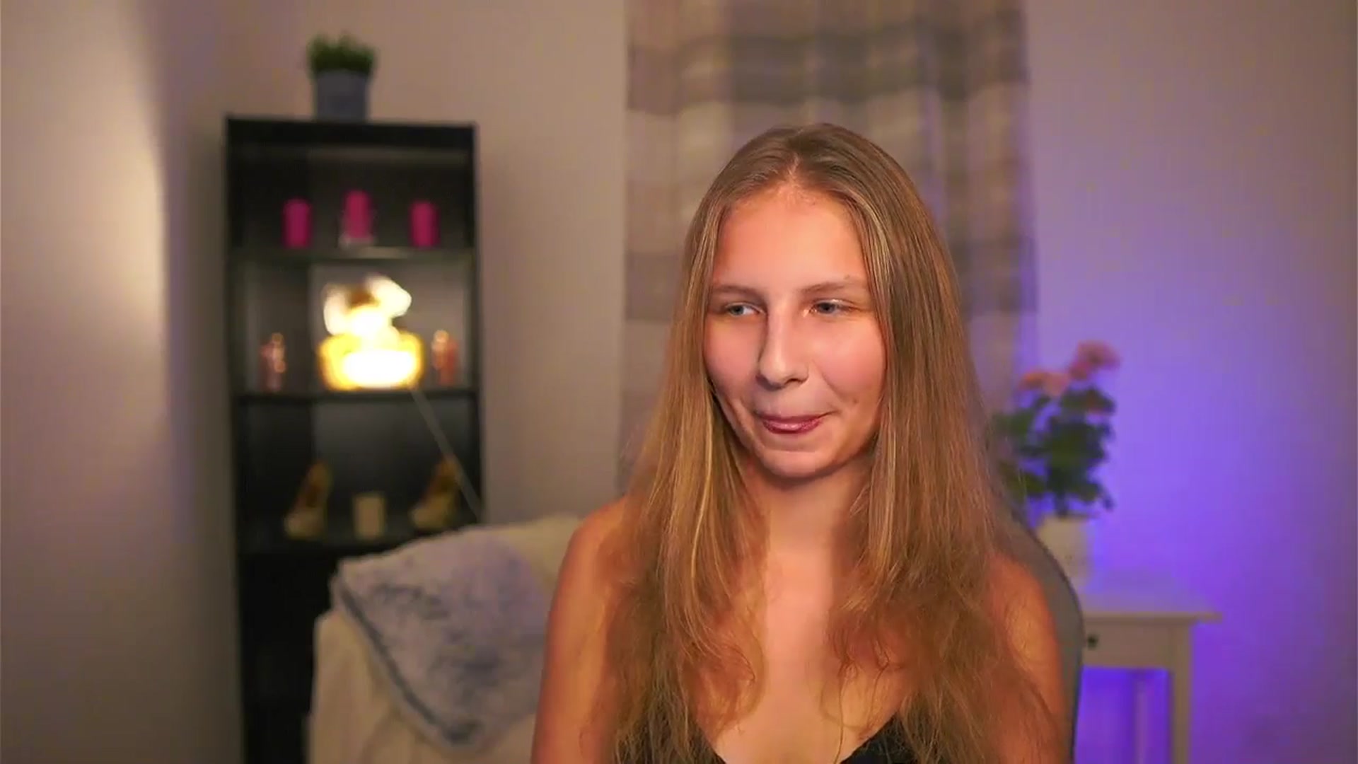 Gallery image thumbnail from Emmie_murray's myfreecams stream on, 01/10/2026, 19:46 image 4 of 20