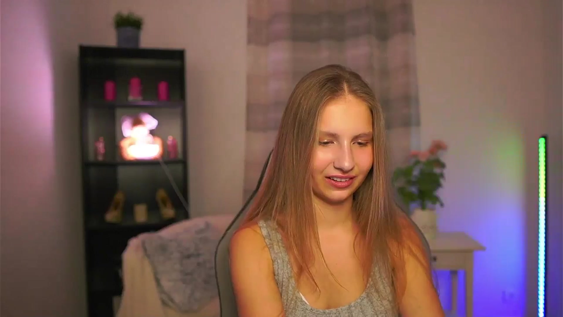 Gallery image thumbnail from Emmie_murray's myfreecams stream on, 01/16/2026, 20:42 image 10 of 20
