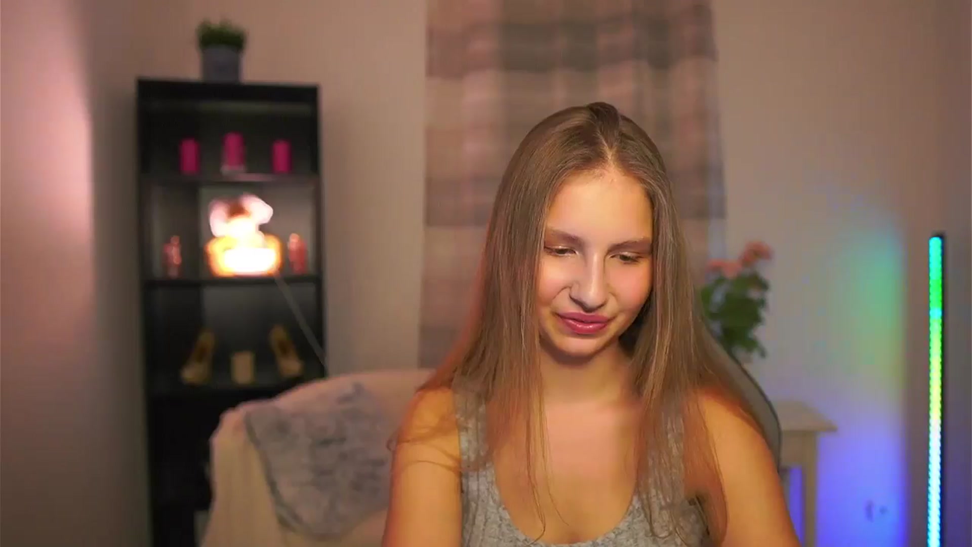 Gallery image thumbnail from Emmie_murray's myfreecams stream on, 01/16/2026, 20:42 image 16 of 20
