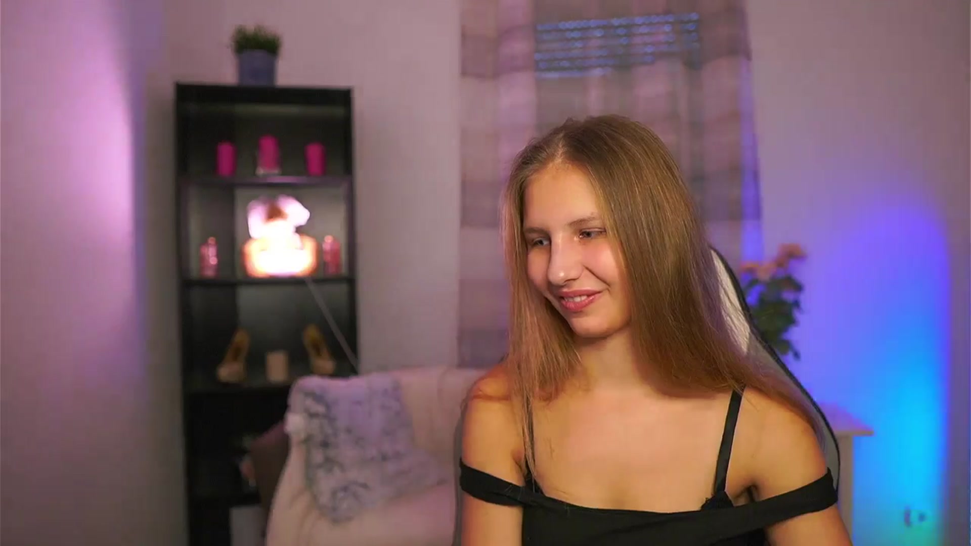 Gallery image thumbnail from Emmie_murray's myfreecams stream on, 01/17/2026, 15:18 image 12 of 20