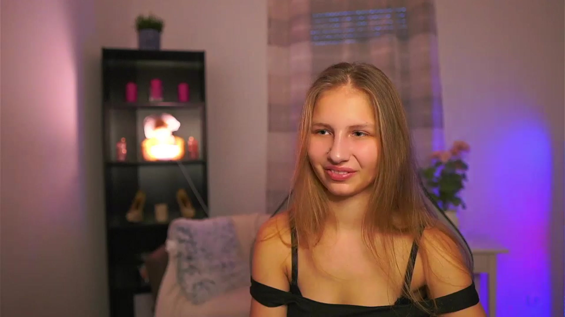 Gallery image thumbnail from Emmie_murray's myfreecams stream on, 01/17/2026, 15:18 image 13 of 20