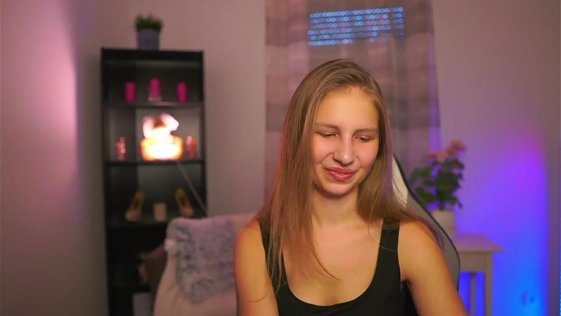 Gallery image thumbnail from Emmie_murray's myfreecams stream on, 01/17/2026, 15:18 image 5 of 20