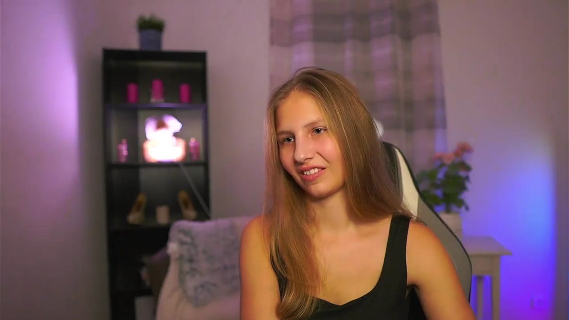 Gallery image thumbnail from Emmie_murray's myfreecams stream on, 01/17/2026, 15:52 image 12 of 20