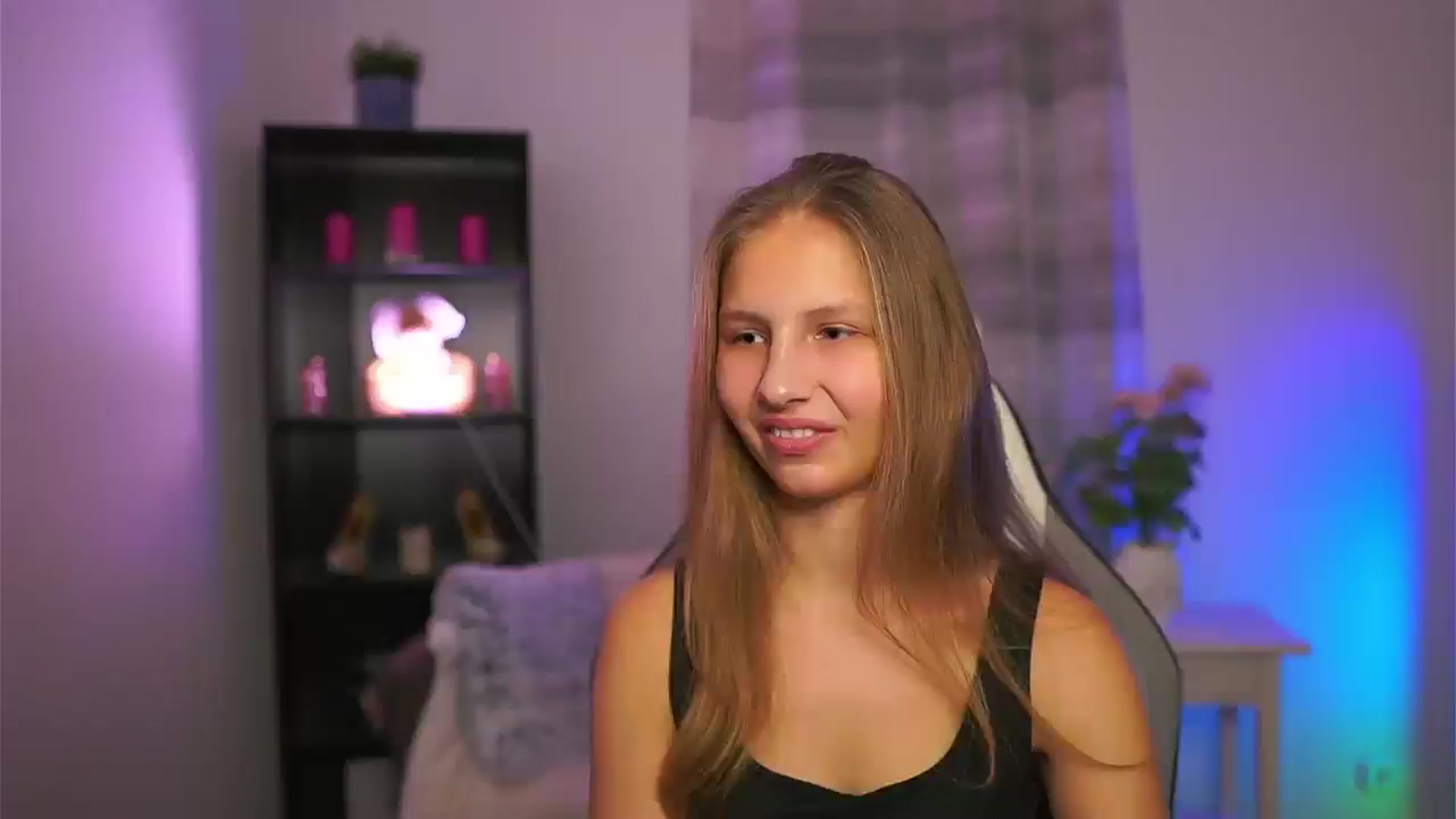 Gallery image thumbnail from Emmie_murray's myfreecams stream on, 01/17/2026, 15:52 image 8 of 20