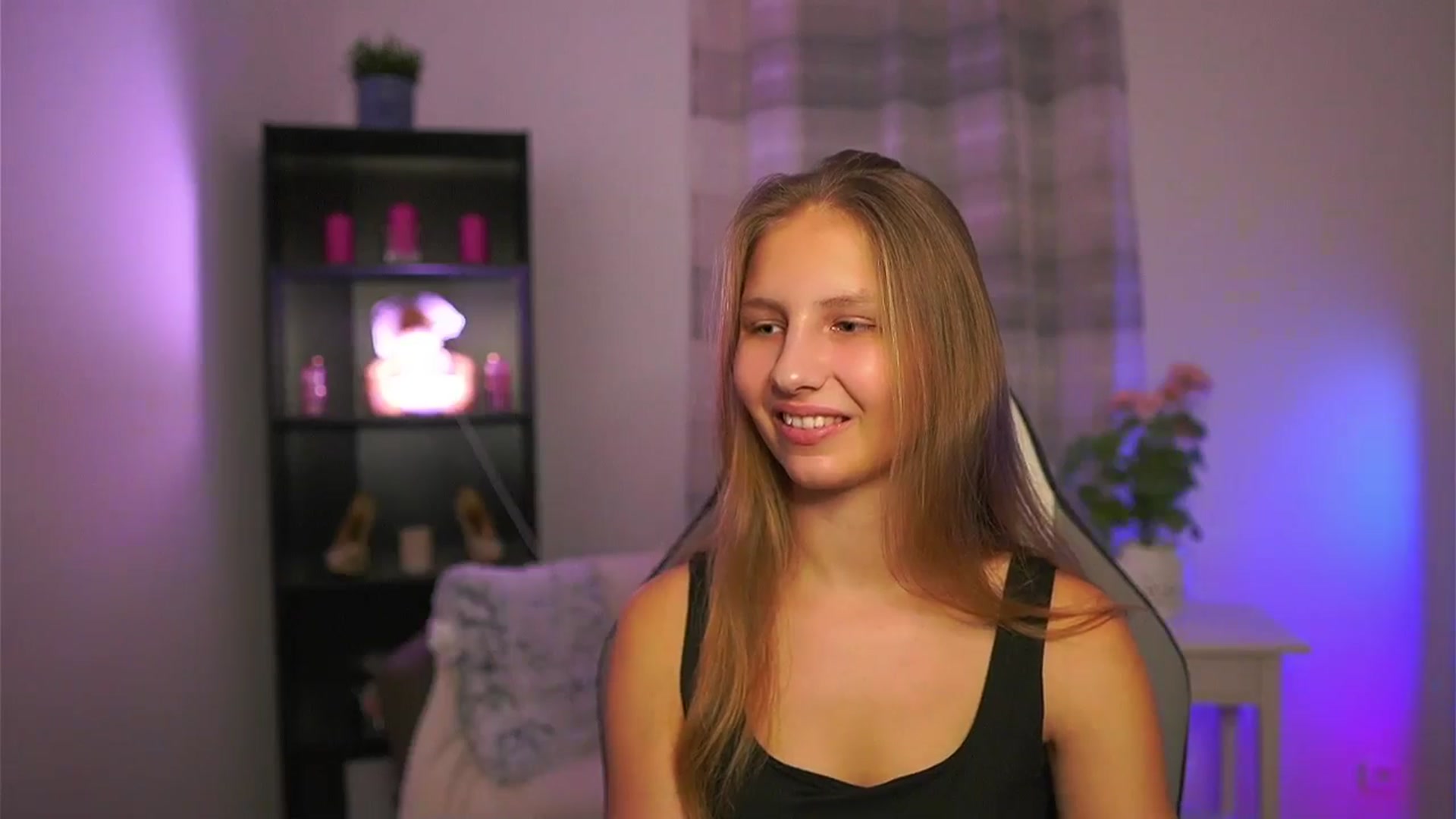 Gallery image thumbnail from Emmie_murray's myfreecams stream on, 01/17/2026, 15:52 image 6 of 20
