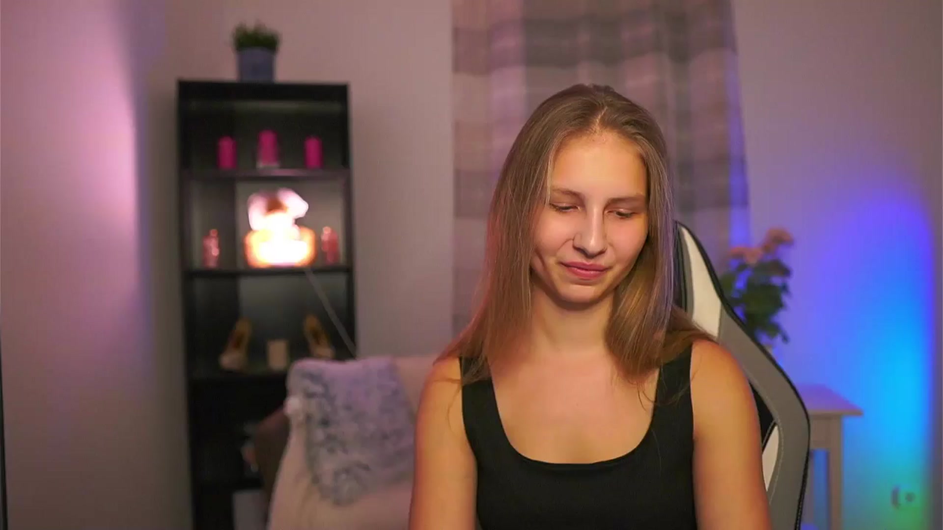 Gallery image thumbnail from Emmie_murray's myfreecams stream on, 01/17/2026, 17:08 image 1 of 20