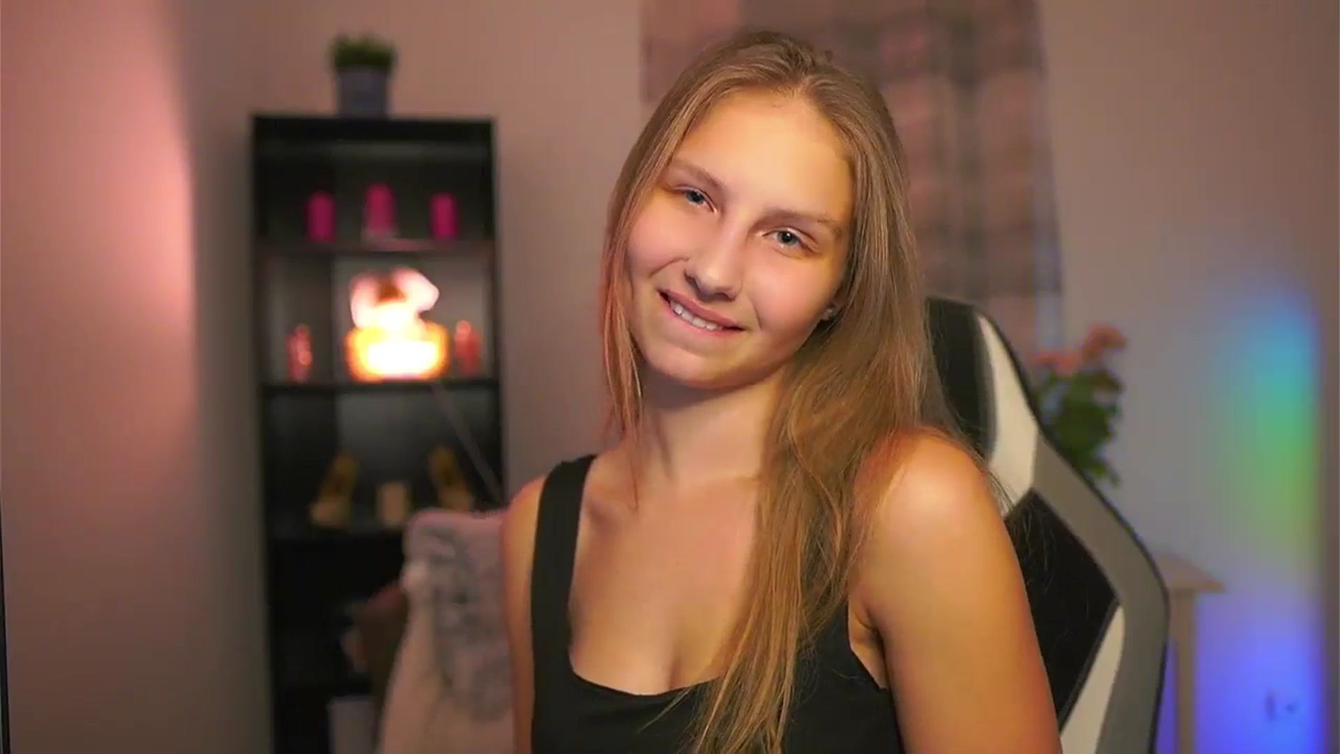 Gallery image thumbnail from Emmie_murray's myfreecams stream on, 01/17/2026, 17:54 image 8 of 20