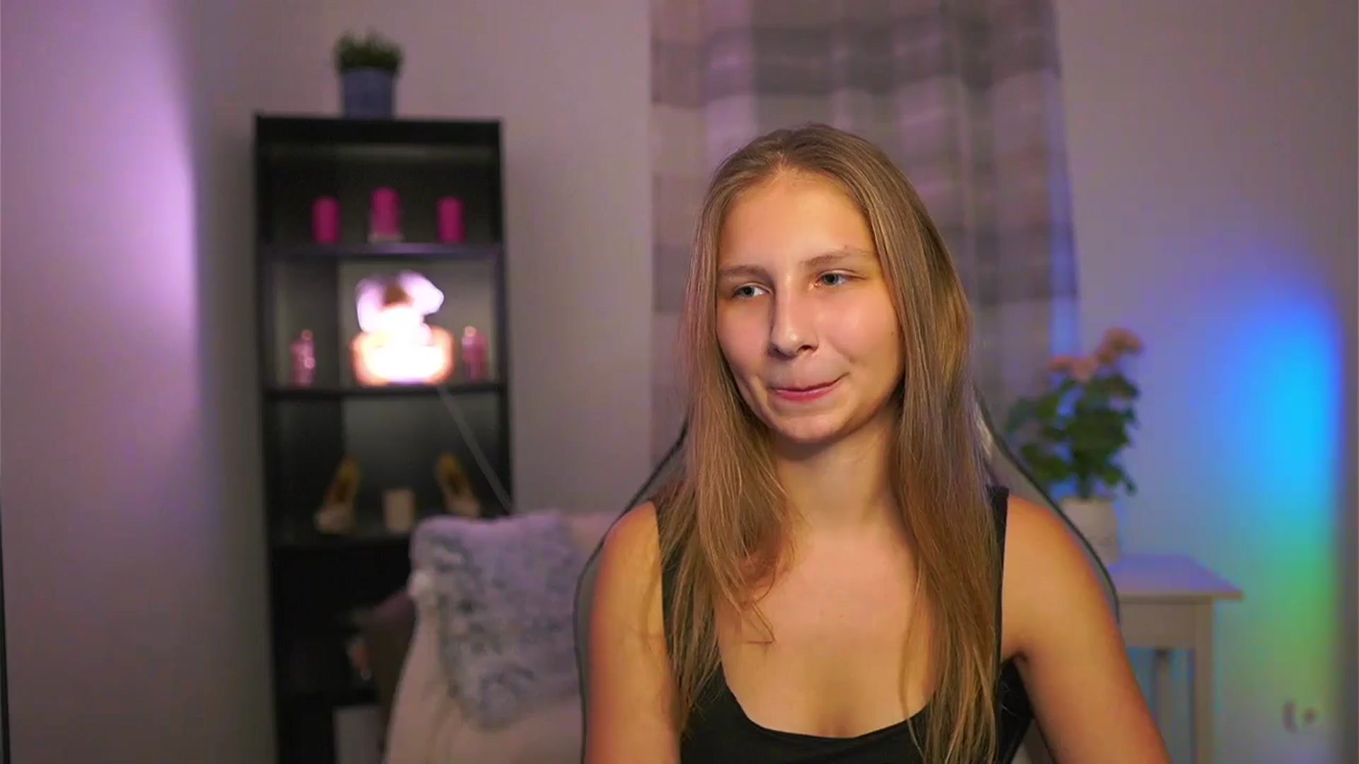 Gallery image thumbnail from Emmie_murray's myfreecams stream on, 01/17/2026, 17:54 image 6 of 20