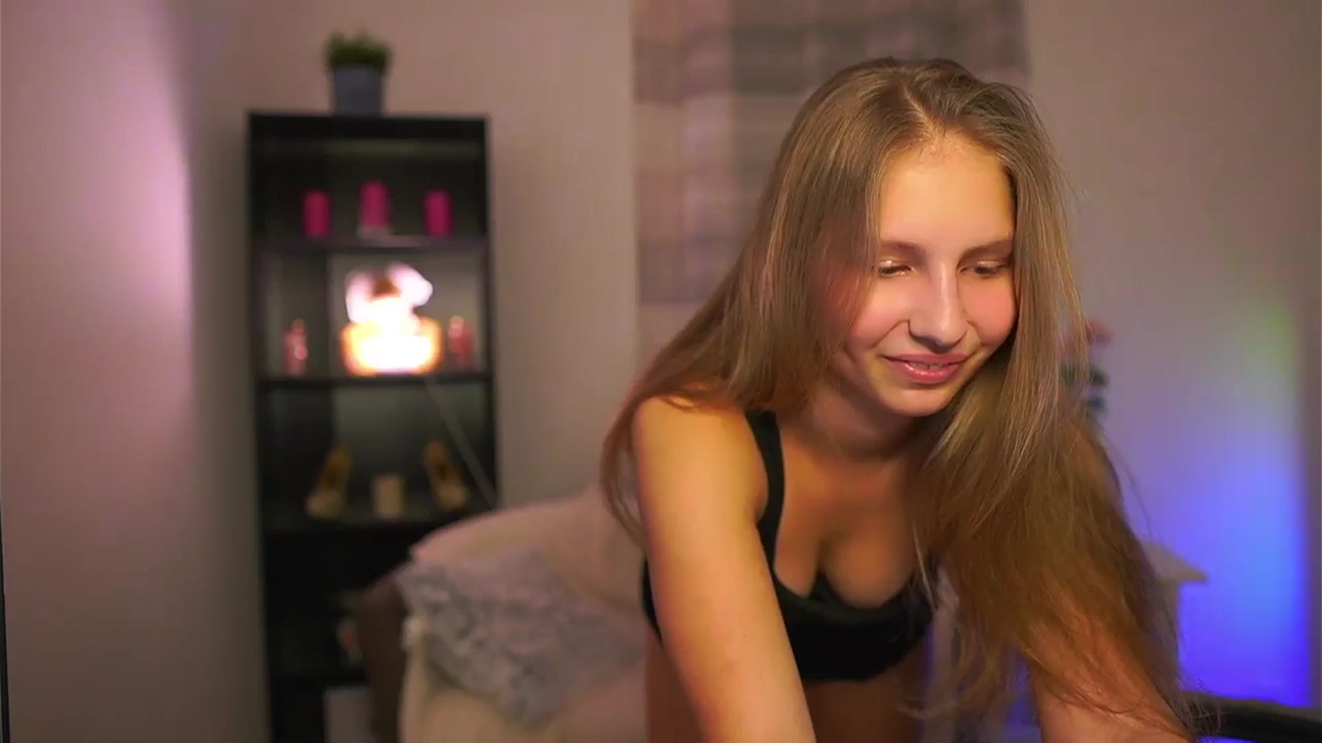 Gallery image thumbnail from Emmie_murray's myfreecams stream on, 01/17/2026, 21:22 image 14 of 20