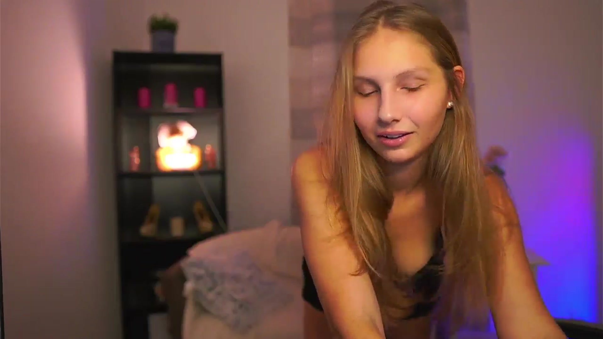 Gallery image thumbnail from Emmie_murray's myfreecams stream on, 01/17/2026, 21:22 image 18 of 20