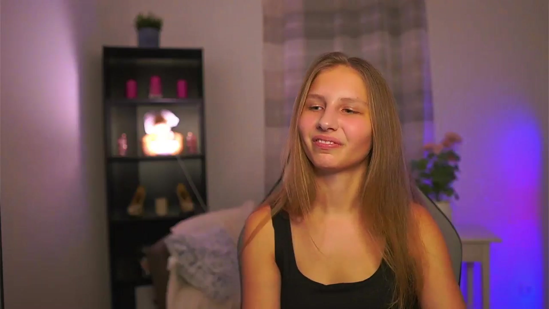 Gallery image thumbnail from Emmie_murray's myfreecams stream on, 01/17/2026, 21:22 image 9 of 20