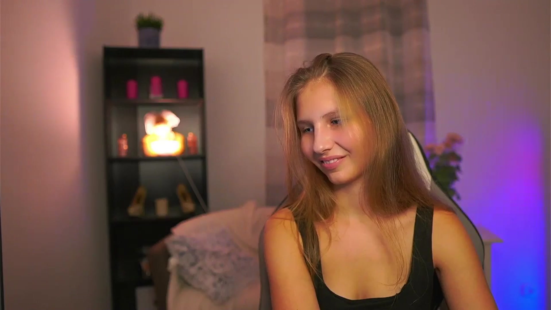 Gallery image thumbnail from Emmie_murray's myfreecams stream on, 01/17/2026, 21:43 image 10 of 20