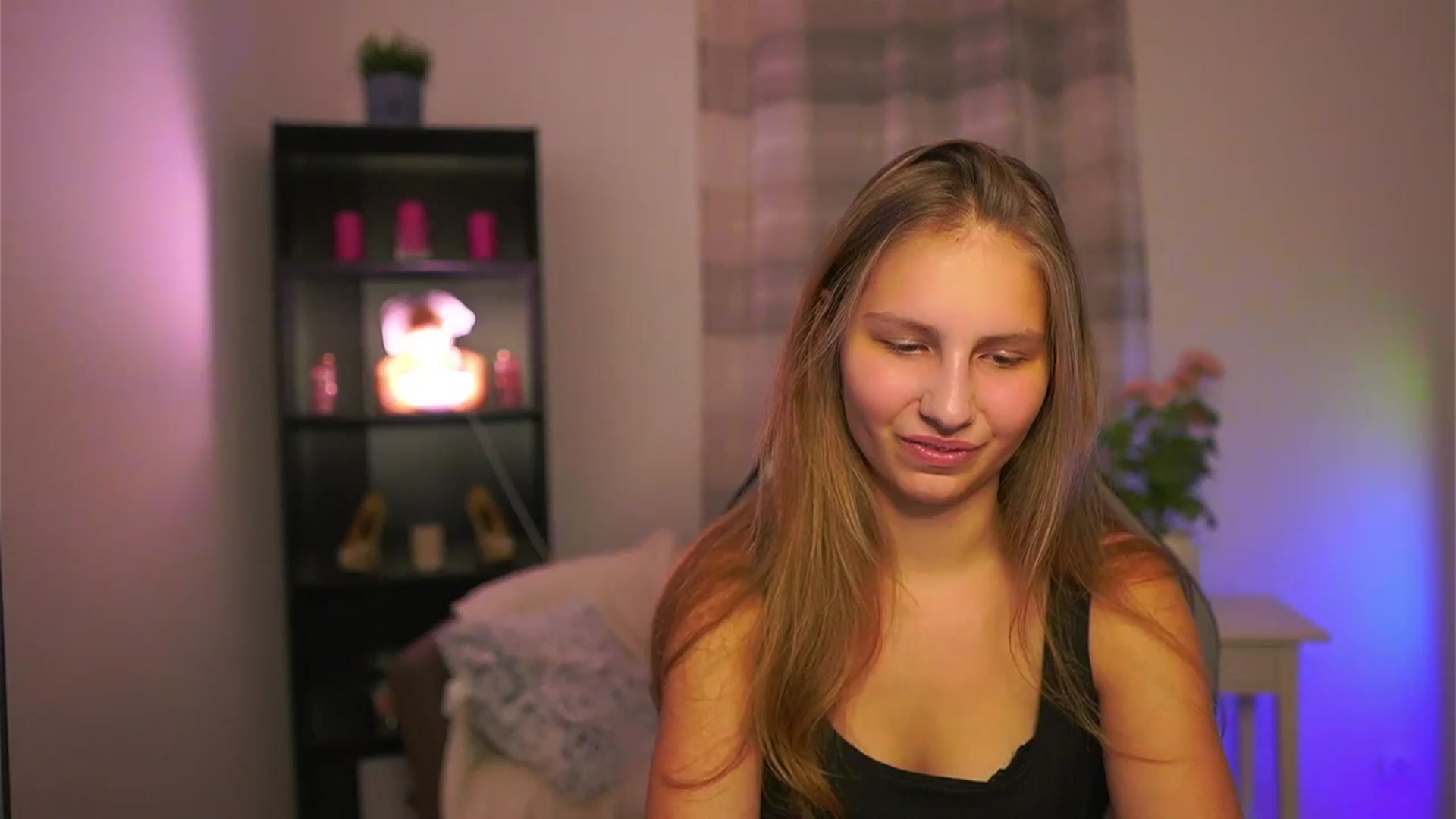 Gallery image thumbnail from Emmie_murray's myfreecams stream on, 01/17/2026, 21:43 image 2 of 20