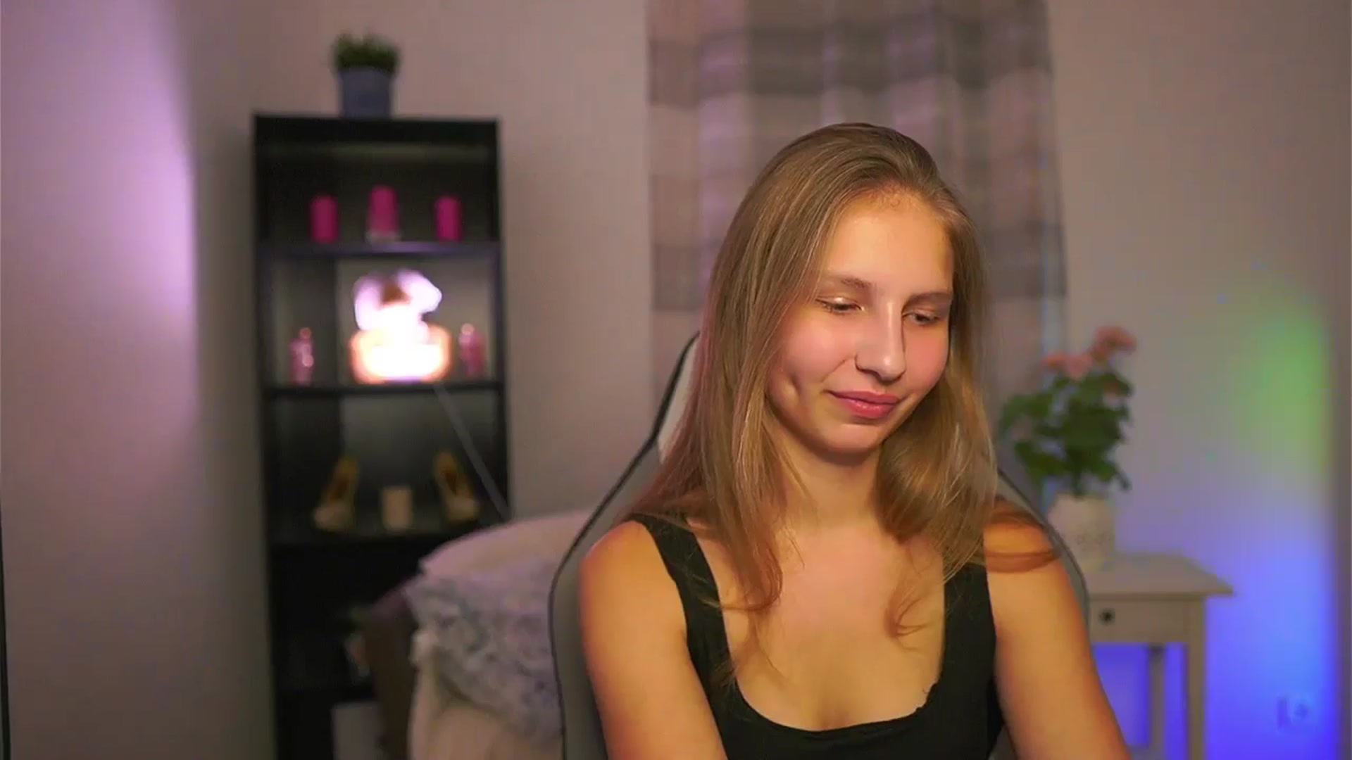 Gallery image thumbnail from Emmie_murray's myfreecams stream on, 01/17/2026, 21:43 image 12 of 20