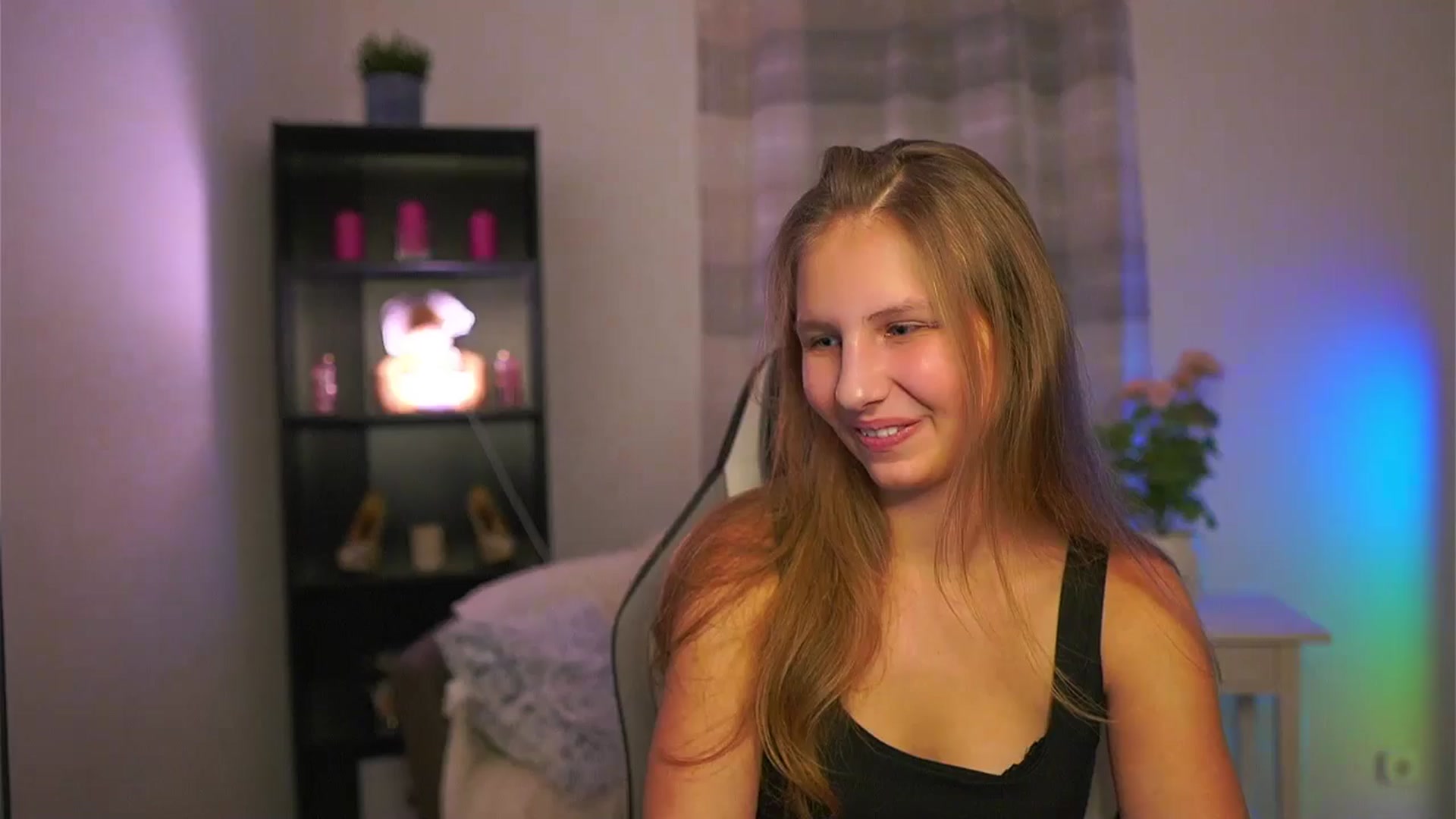 Gallery image thumbnail from Emmie_murray's myfreecams stream on, 01/17/2026, 21:43 image 1 of 20