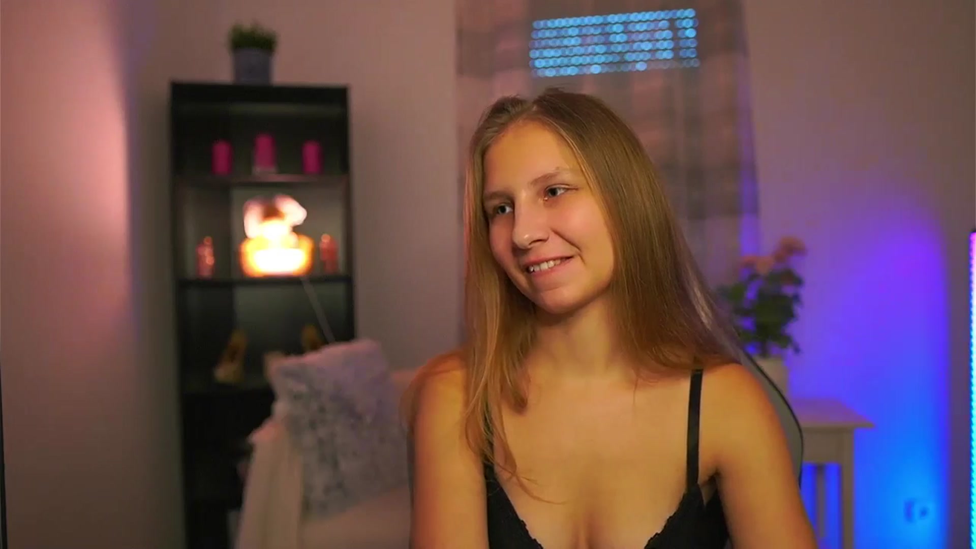 Gallery image thumbnail from Emmie_murray's myfreecams stream on, 01/18/2026, 15:14 image 10 of 20