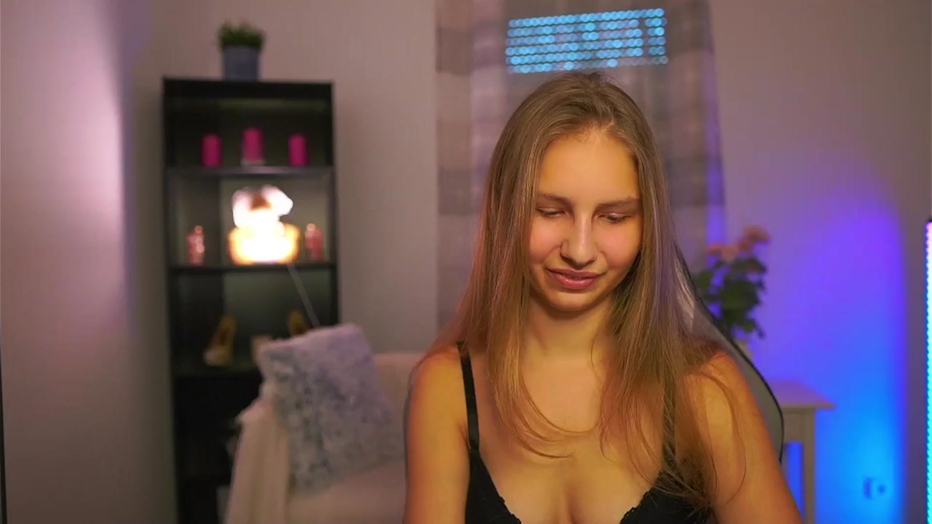 Gallery image thumbnail from Emmie_murray's myfreecams stream on, 01/18/2026, 15:14 image 9 of 20