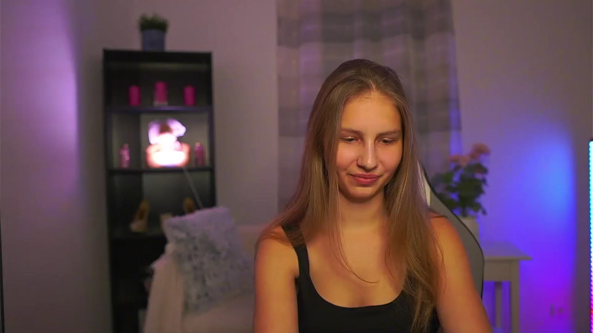 Gallery image thumbnail from Emmie_murray's myfreecams stream on, 01/18/2026, 16:43 image 1 of 20