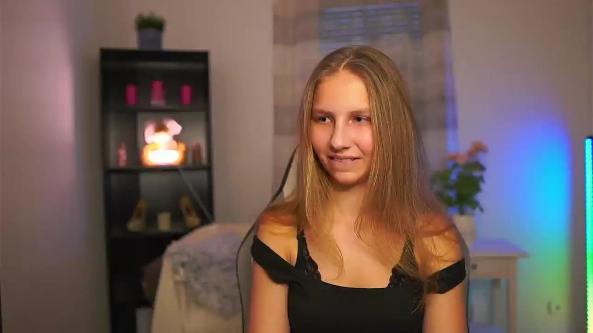 Gallery image thumbnail from Emmie_murray's myfreecams stream on, 01/22/2026, 15:51 image 12 of 20