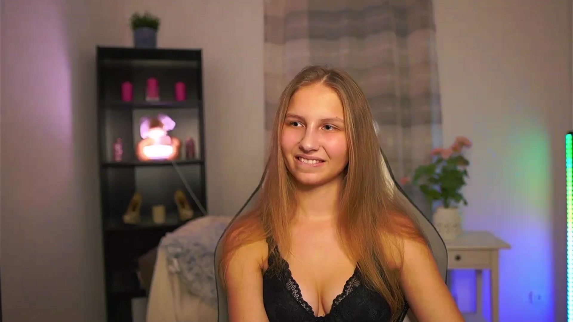 Gallery image thumbnail from Emmie_murray's myfreecams stream on, 01/22/2026, 15:51 image 19 of 20
