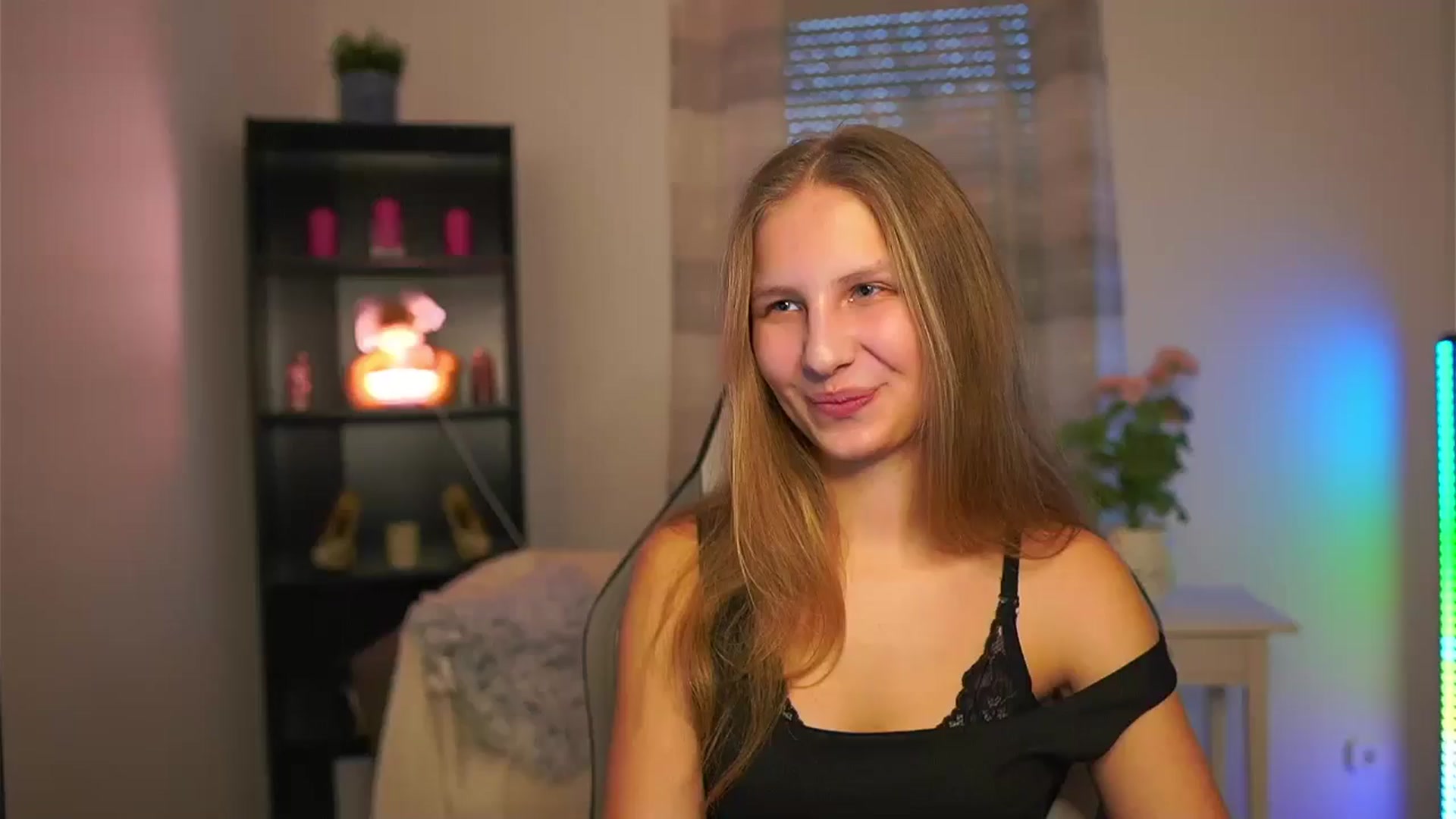 Gallery image thumbnail from Emmie_murray's myfreecams stream on, 01/22/2026, 15:51 image 6 of 20