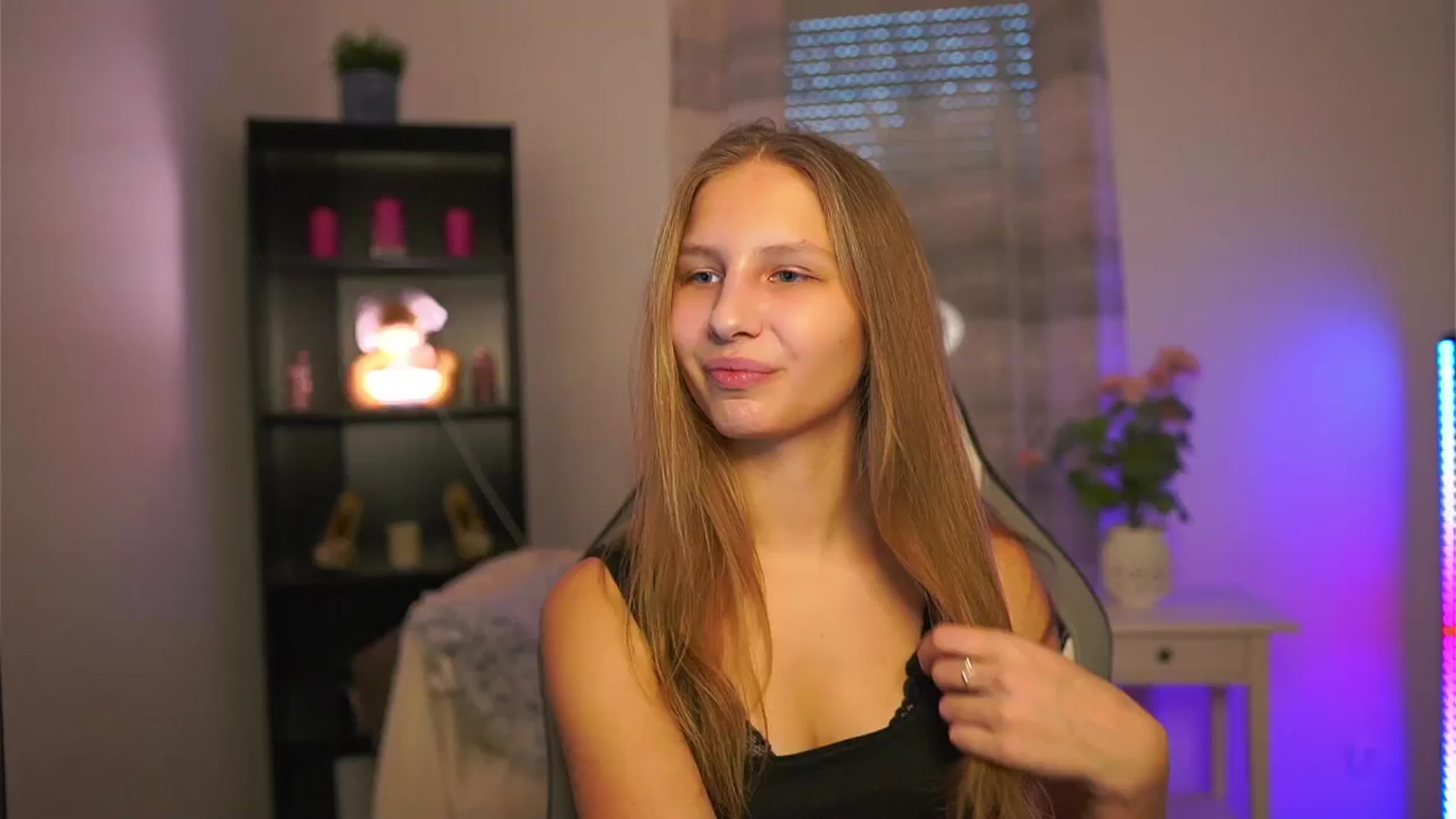 Gallery image thumbnail from Emmie_murray's myfreecams stream on, 01/22/2026, 15:51 image 1 of 20