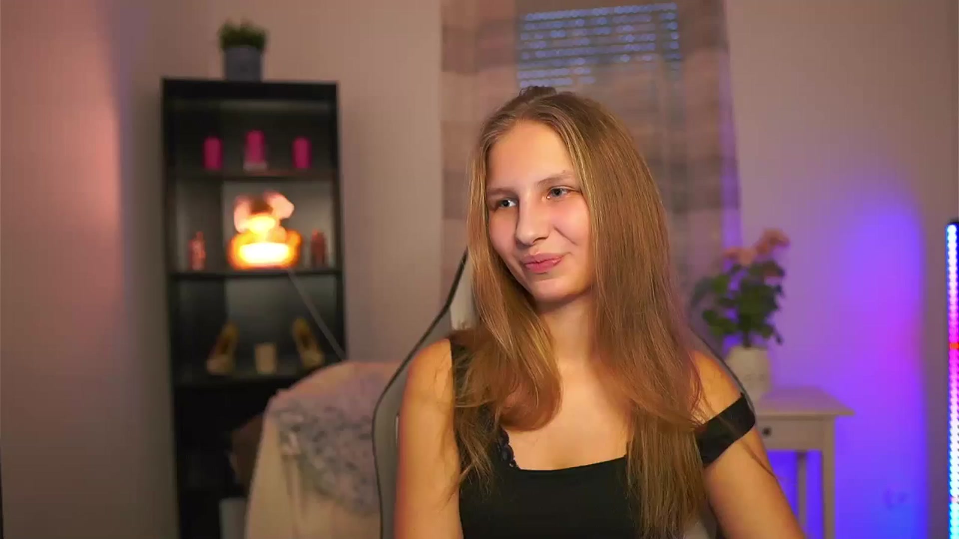 Gallery image thumbnail from Emmie_murray's myfreecams stream on, 01/22/2026, 15:51 image 9 of 20