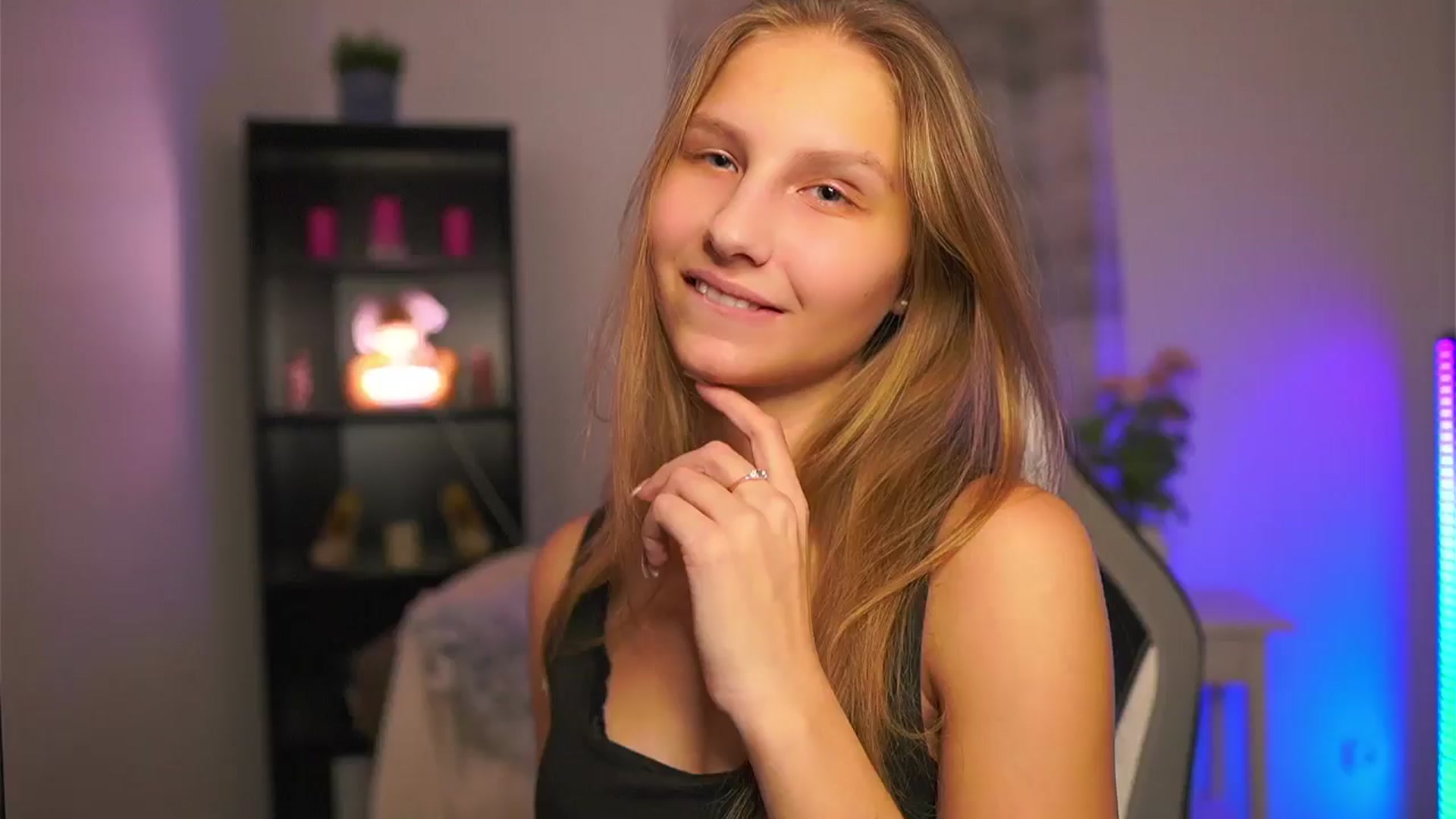 Gallery image thumbnail from Emmie_murray's myfreecams stream on, 01/22/2026, 16:37 image 11 of 20