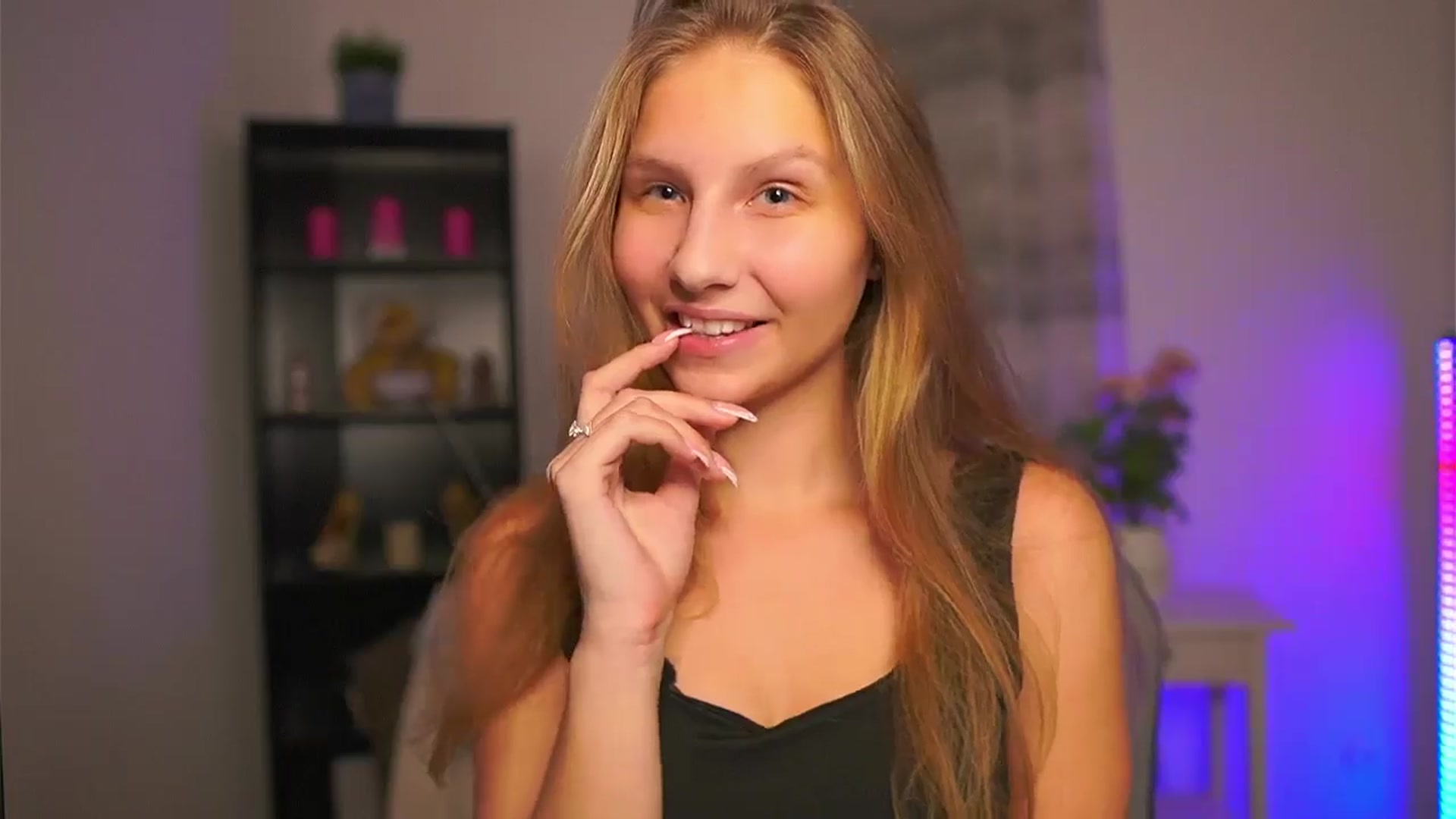 Gallery image thumbnail from Emmie_murray's myfreecams stream on, 01/22/2026, 18:54 image 11 of 20