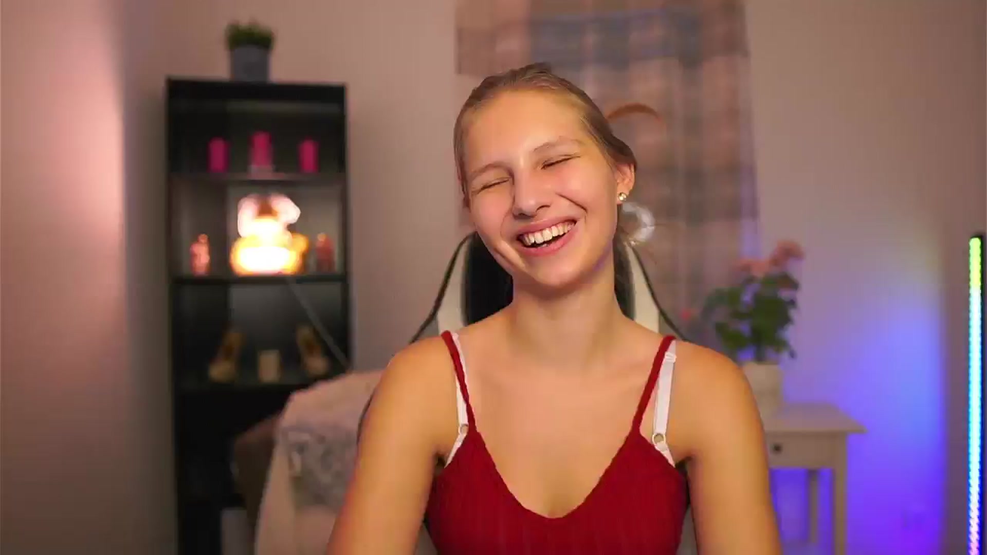Gallery image thumbnail from Emmie_murray's myfreecams stream on, 01/23/2026, 15:30 image 16 of 20