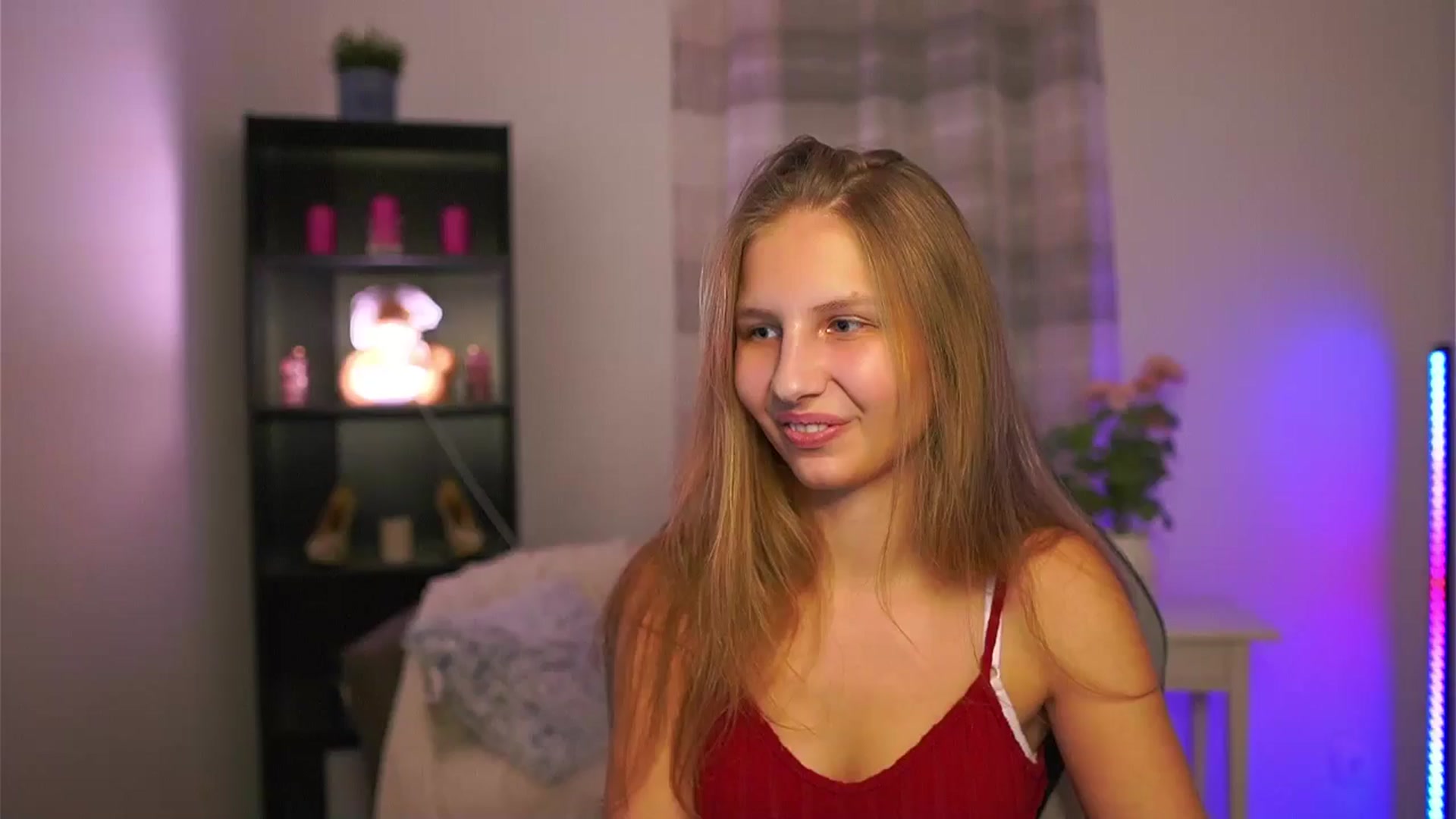 Gallery image thumbnail from Emmie_murray's myfreecams stream on, 01/23/2026, 17:50 image 17 of 20
