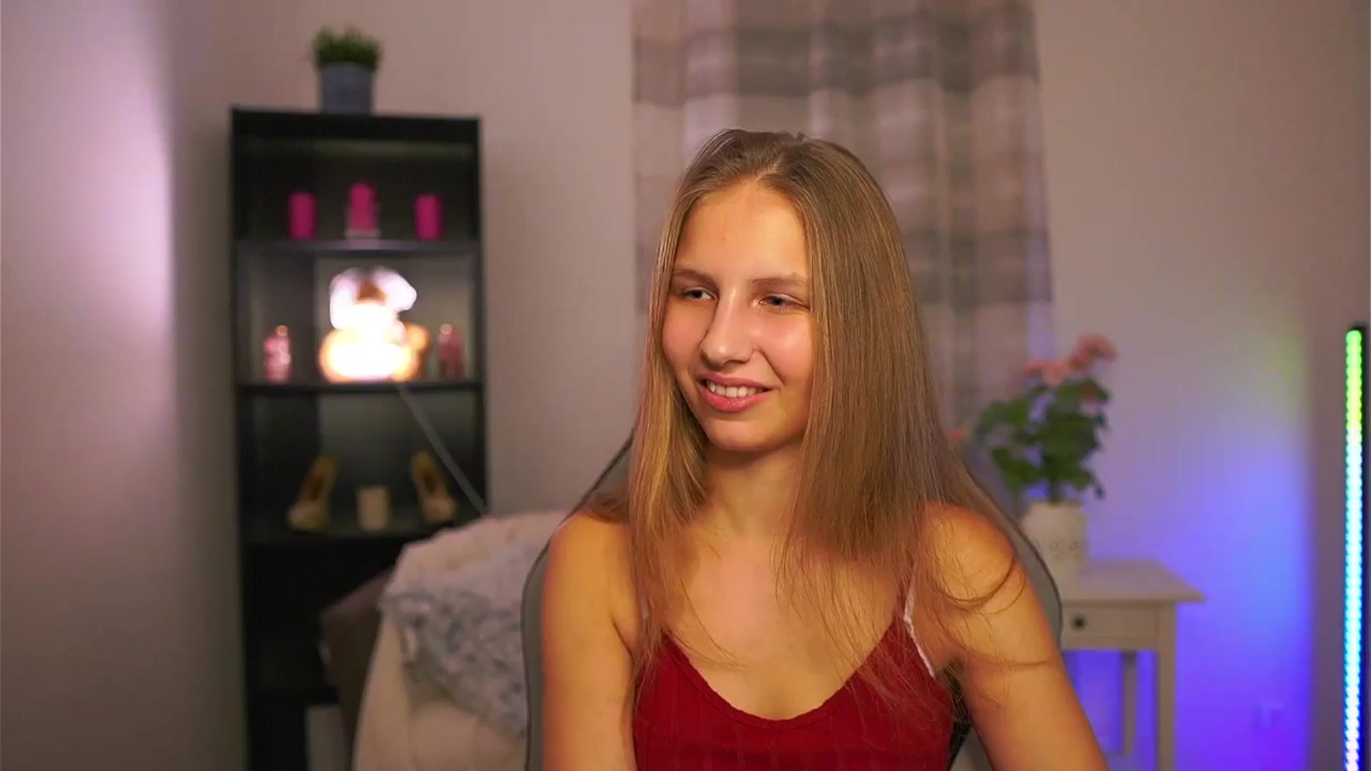 Gallery image thumbnail from Emmie_murray's myfreecams stream on, 01/23/2026, 17:50 image 12 of 20