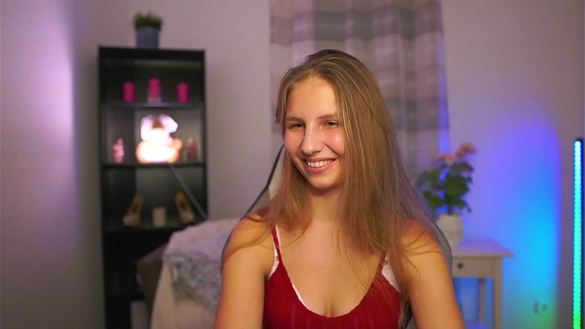 Gallery image thumbnail from Emmie_murray's myfreecams stream on, 01/23/2026, 17:50 image 2 of 20