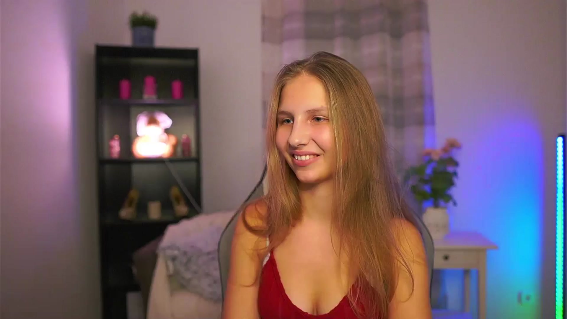 Gallery image thumbnail from Emmie_murray's myfreecams stream on, 01/23/2026, 18:49 image 10 of 20