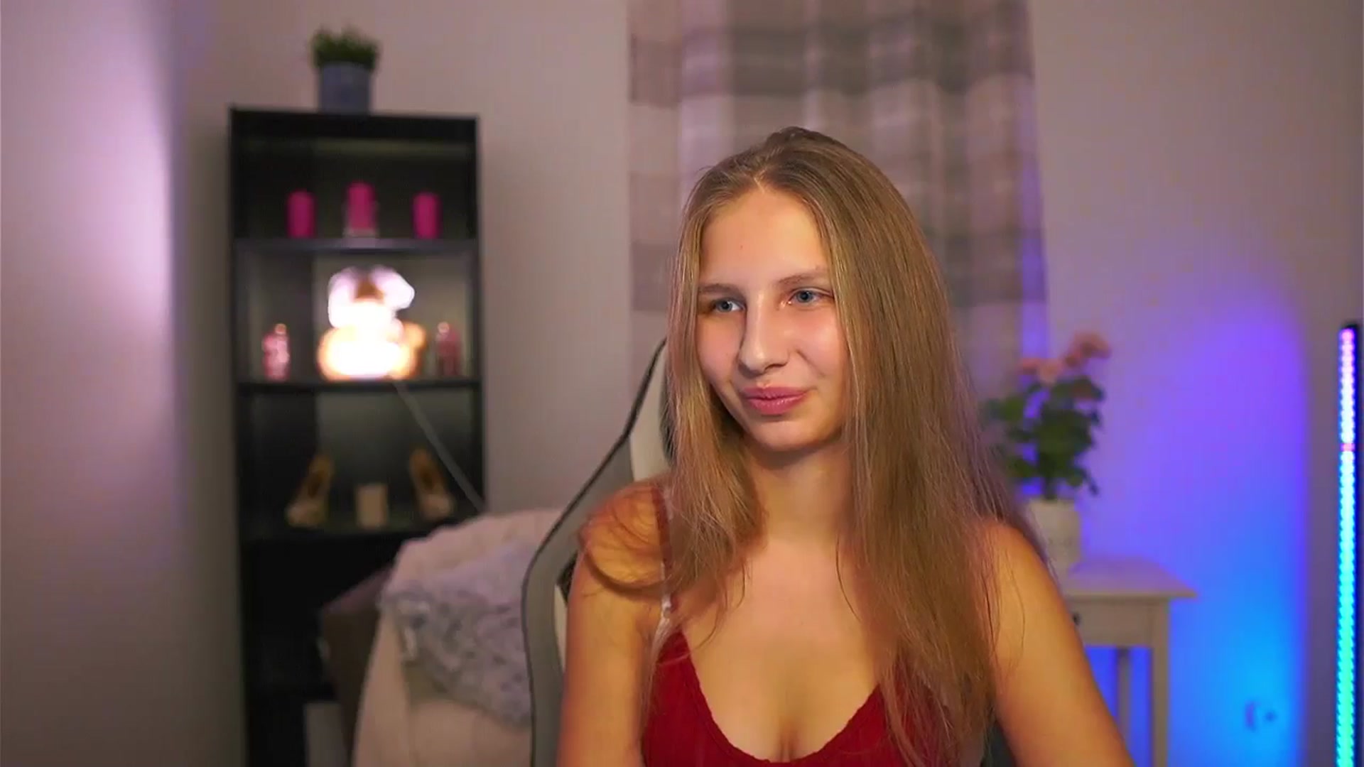 Gallery image thumbnail from Emmie_murray's myfreecams stream on, 01/23/2026, 18:49 image 11 of 20
