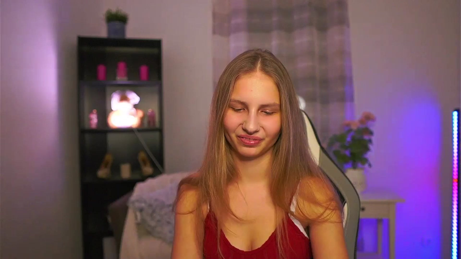 Gallery image thumbnail from Emmie_murray's myfreecams stream on, 01/23/2026, 18:49 image 3 of 20