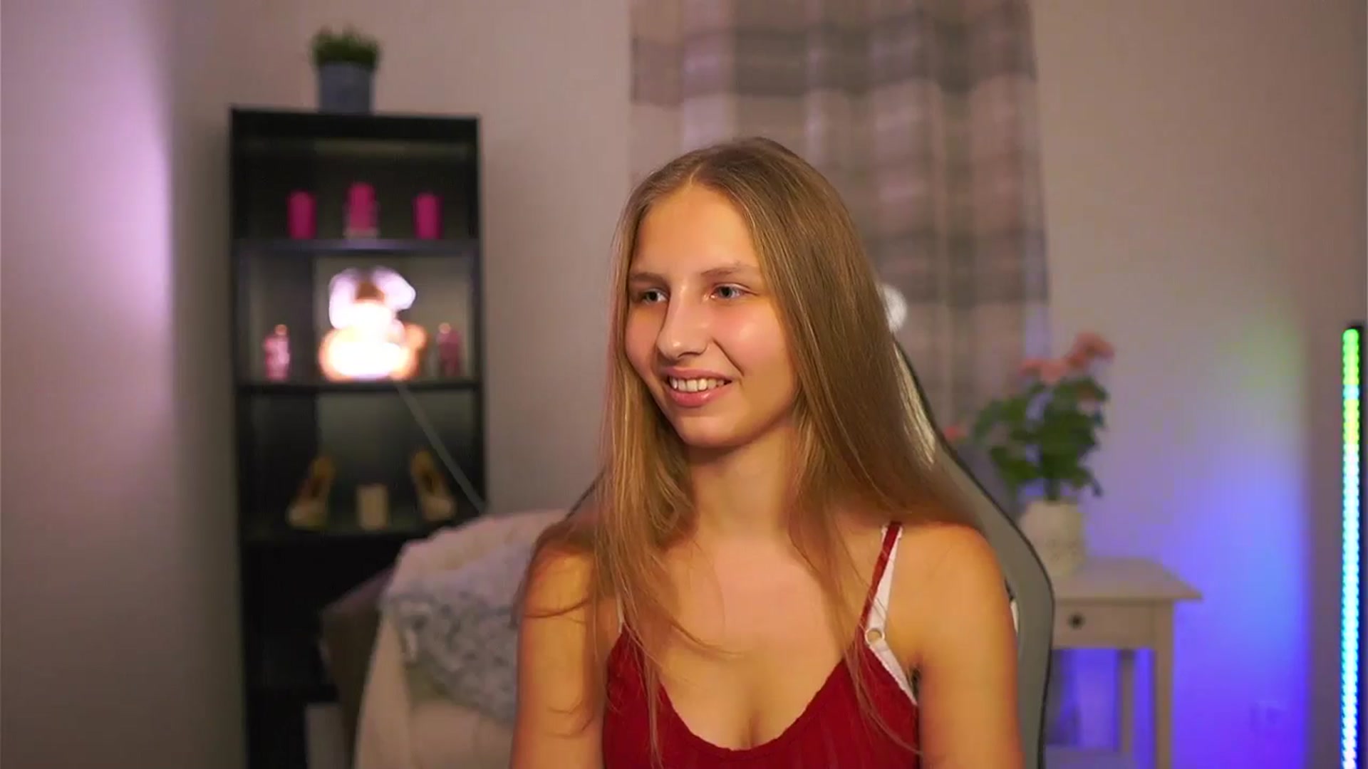 Gallery image thumbnail from Emmie_murray's myfreecams stream on, 01/23/2026, 18:49 image 2 of 20