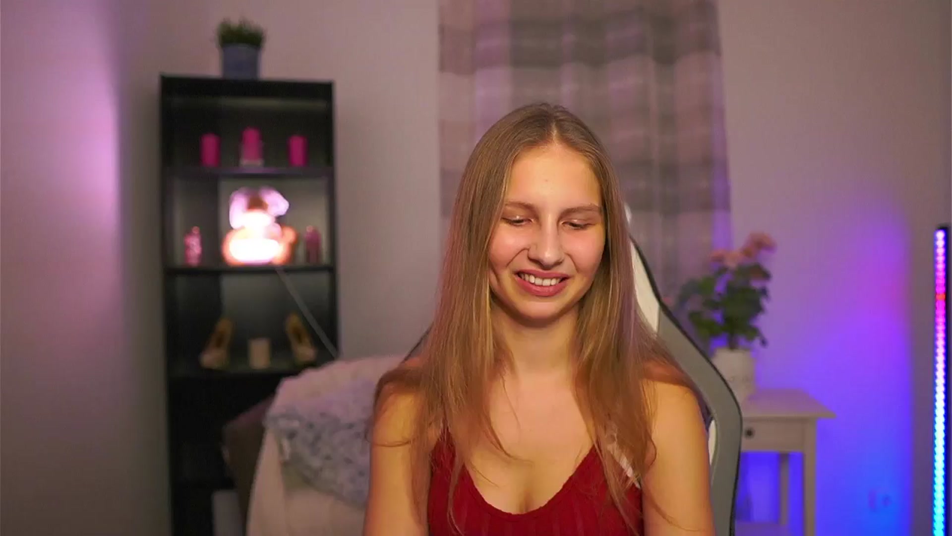 Gallery image thumbnail from Emmie_murray's myfreecams stream on, 01/23/2026, 18:49 image 4 of 20