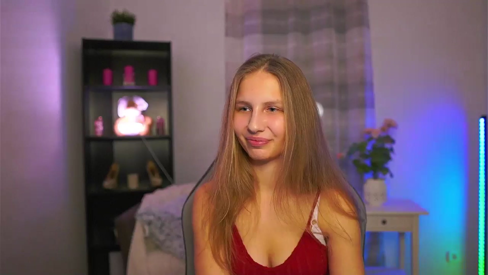 Gallery image thumbnail from Emmie_murray's myfreecams stream on, 01/23/2026, 18:49 image 17 of 20