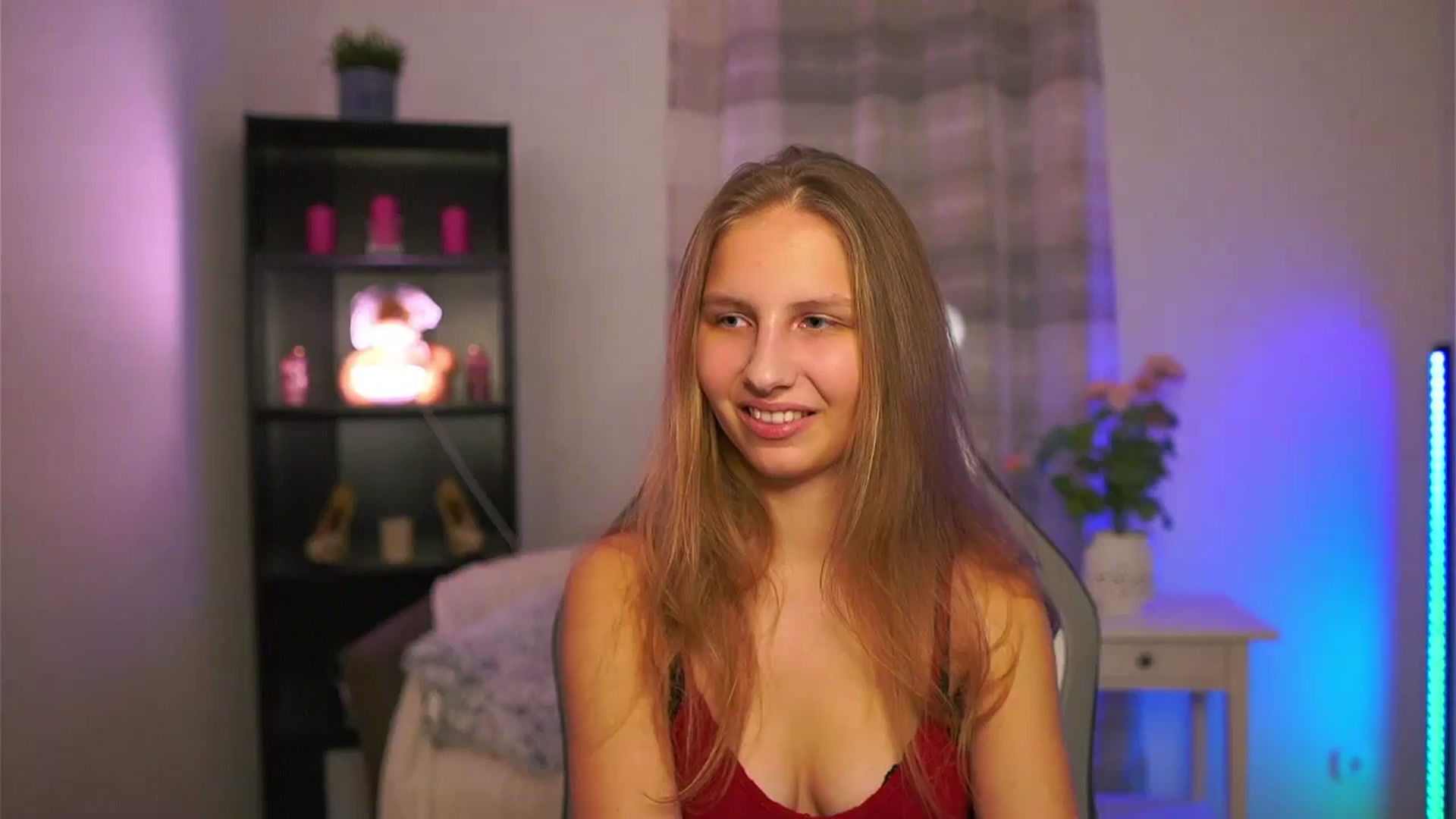 Gallery image thumbnail from Emmie_murray's myfreecams stream on, 01/23/2026, 20:30 image 5 of 20