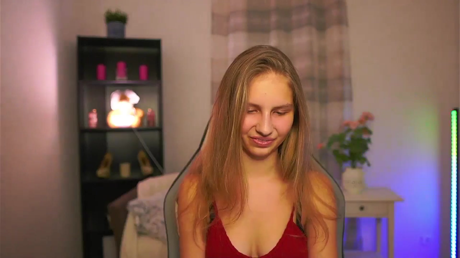 Gallery image thumbnail from Emmie_murray's myfreecams stream on, 01/23/2026, 23:13 image 10 of 20