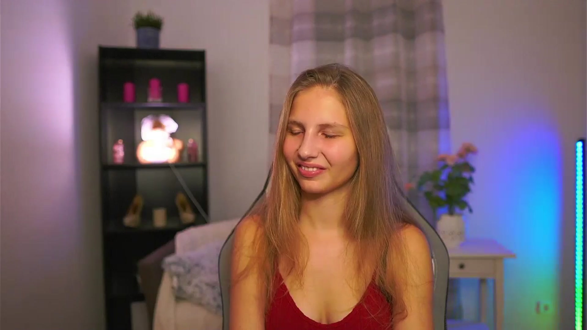 Gallery image thumbnail from Emmie_murray's myfreecams stream on, 01/23/2026, 23:13 image 12 of 20