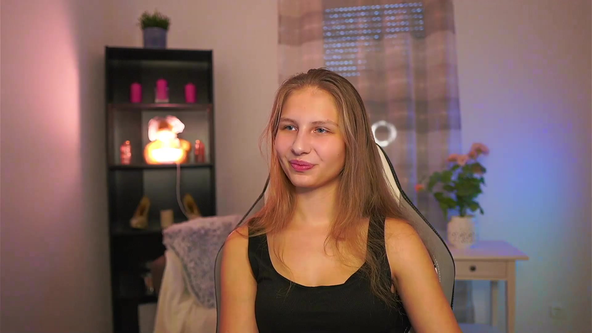 Gallery image thumbnail from Emmie_murray's myfreecams stream on, 01/28/2026, 14:57 image 12 of 20