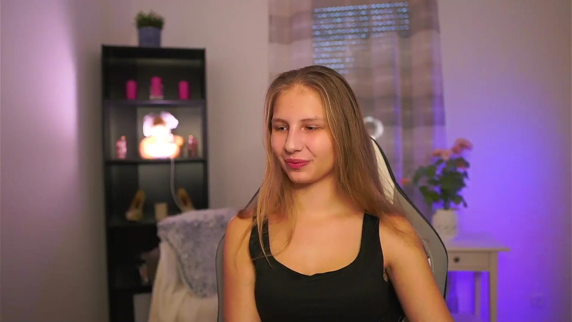 Gallery image thumbnail from Emmie_murray's myfreecams stream on, 01/28/2026, 14:57 image 3 of 20