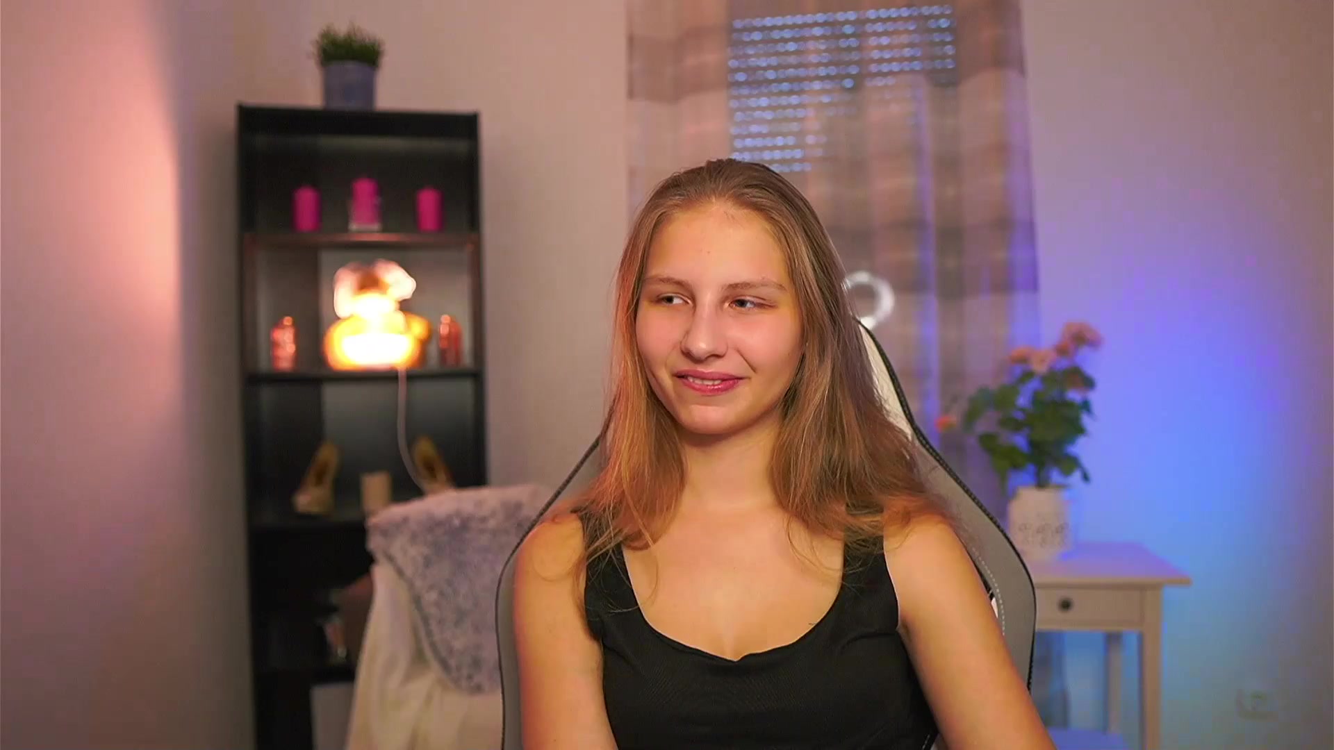 Gallery image thumbnail from Emmie_murray's myfreecams stream on, 01/28/2026, 14:57 image 8 of 20