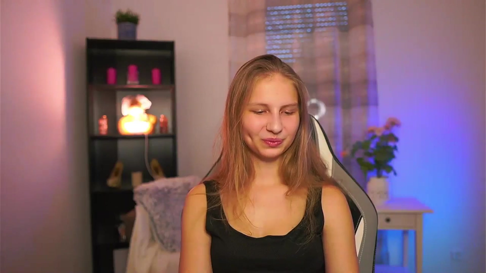 Gallery image thumbnail from Emmie_murray's myfreecams stream on, 01/28/2026, 14:57 image 7 of 20
