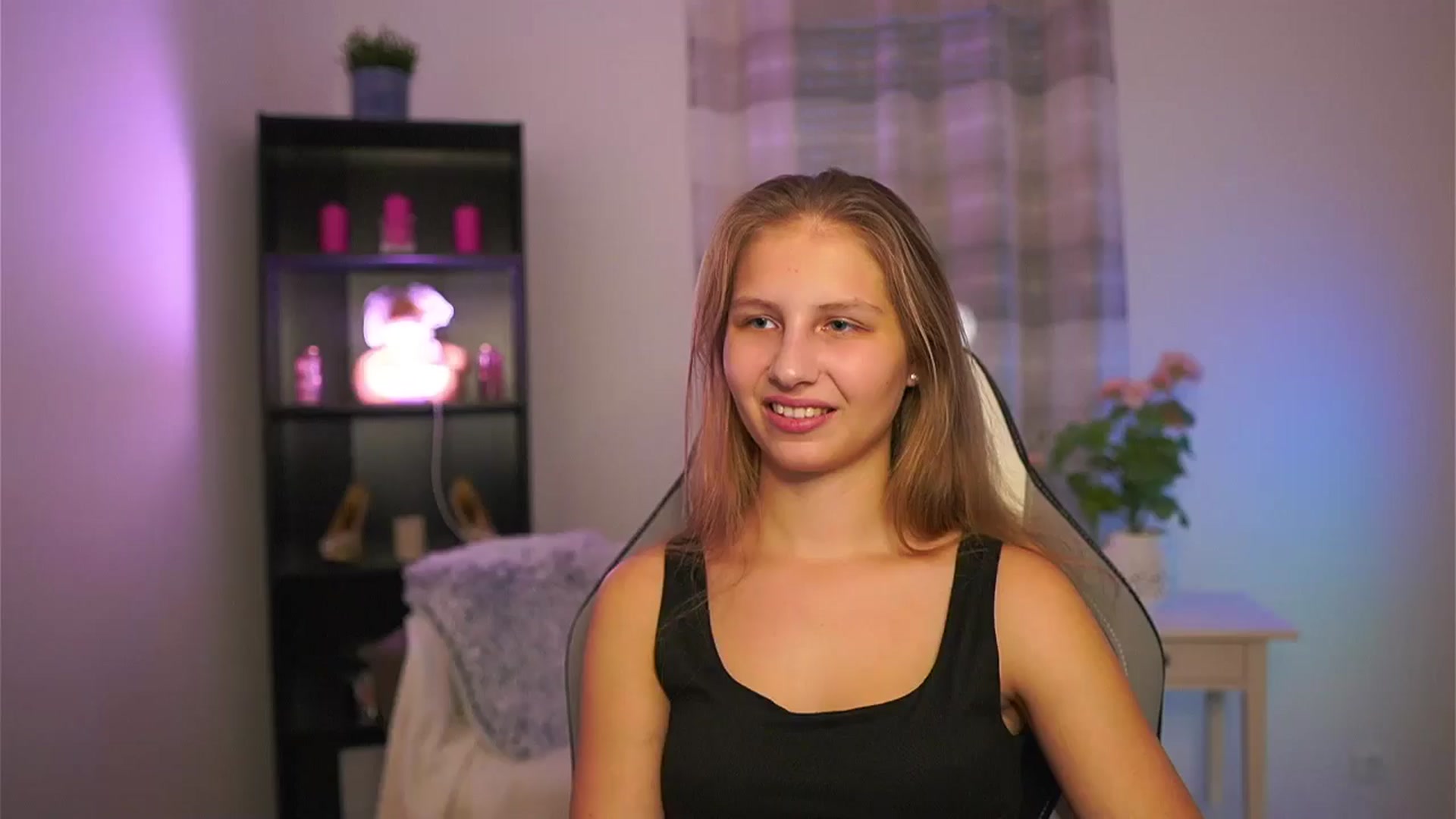 Gallery image thumbnail from Emmie_murray's myfreecams stream on, 01/28/2026, 15:47 image 2 of 20